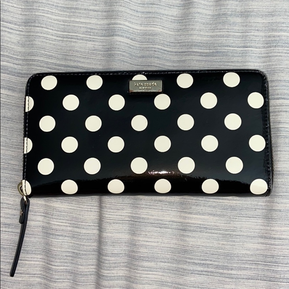 Kate Spade polkadot wallet!